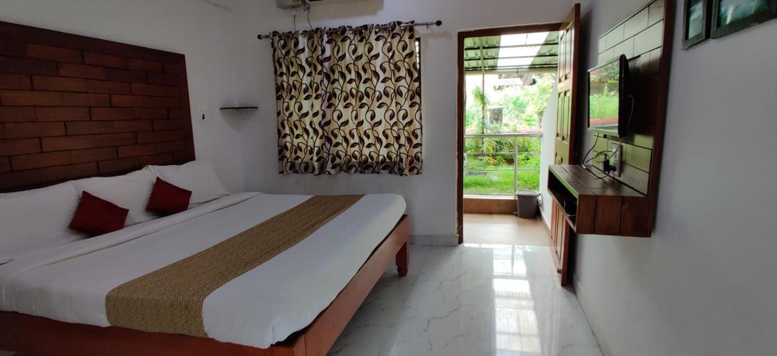Hotel Mj Beach Resort Baga Exterior photo