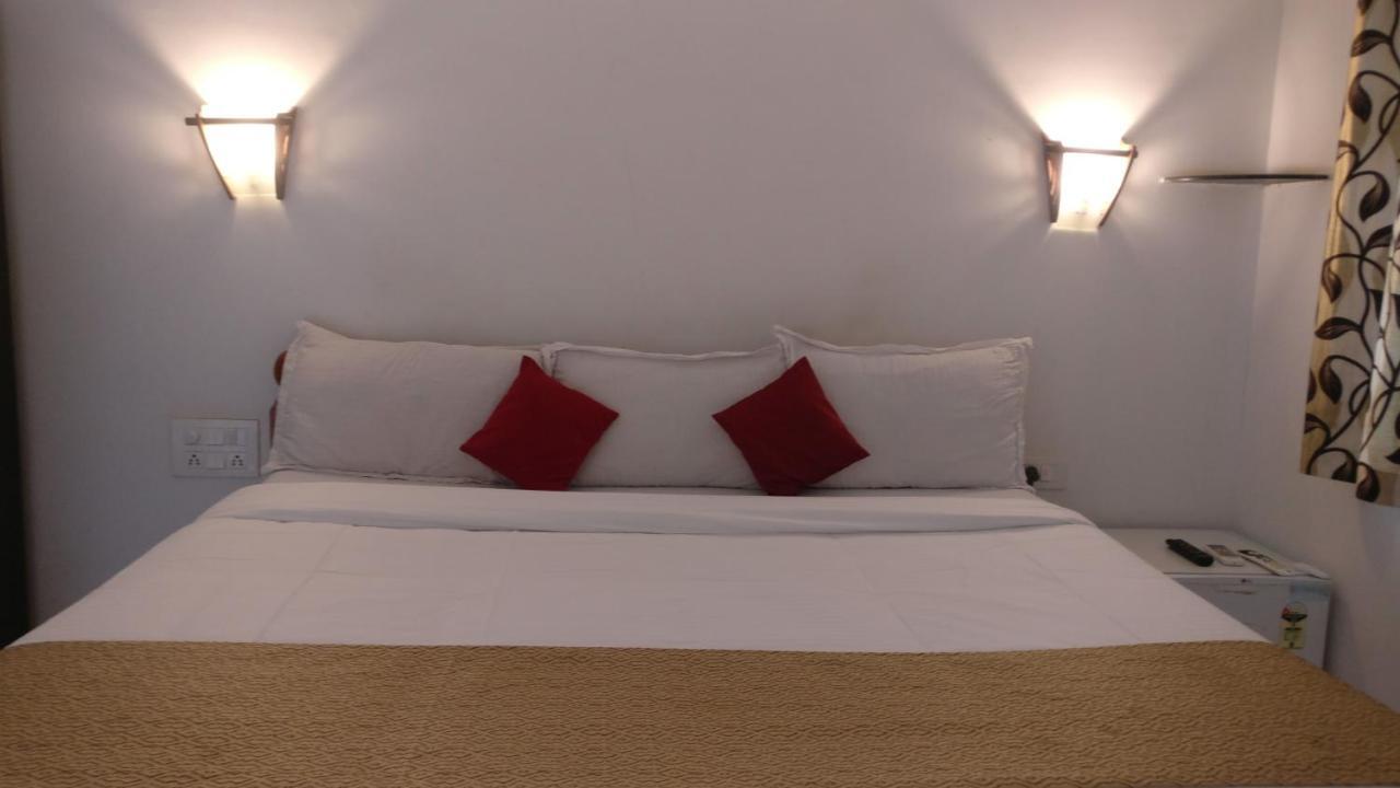 Hotel Mj Beach Resort Baga Exterior photo